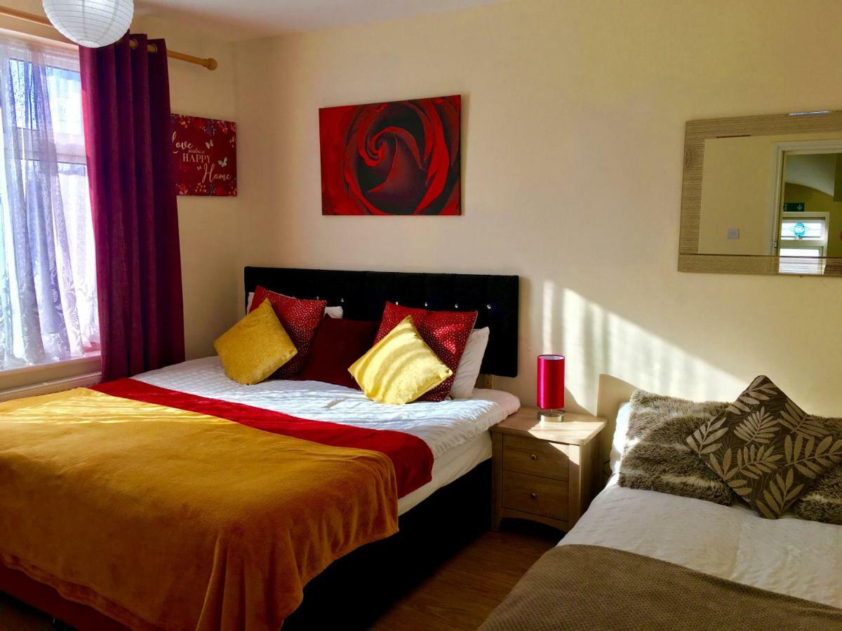 Studio Apartment, Private Bathroom And Parking Ilford Kültér fotó